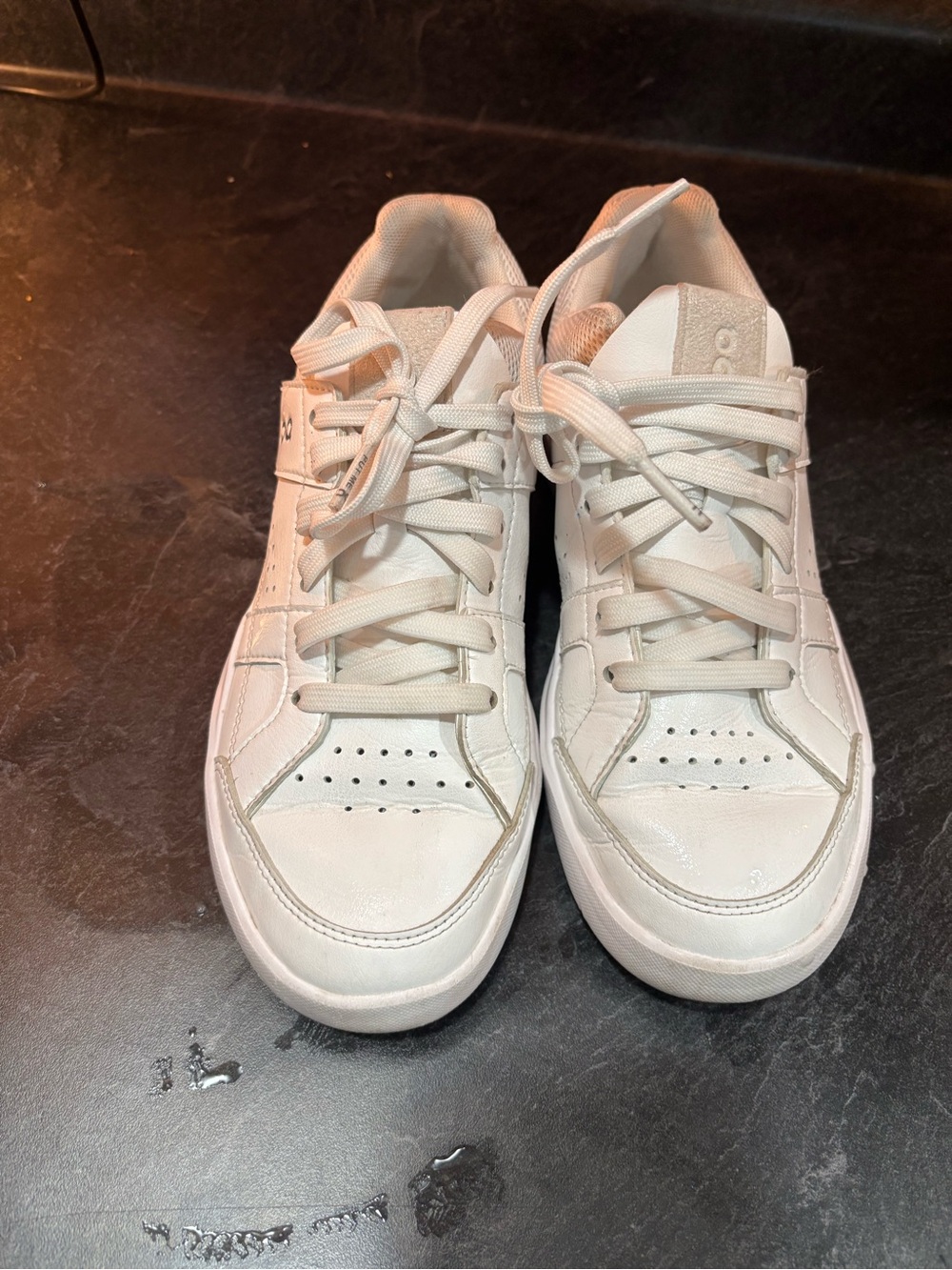 On Running Womens White Low-Top Sneakers with Subtle Red Accent - Picture 5 of 7
